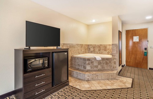 Canton Hotel | Quality Inn West of Asheville