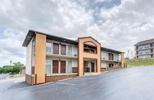 Branson Theater District Hotel | Quality Inn West