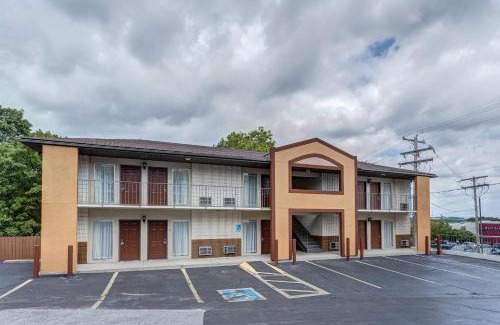 Branson Theater District Hotel | Quality Inn West