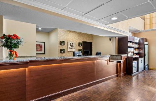 Las Colinas Hotel | Quality Suites Irving-Las Colinas