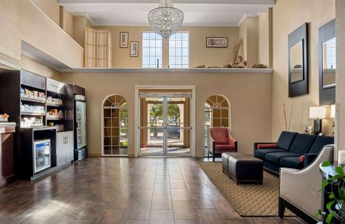 Las Colinas Hotel | Quality Suites Irving-Las Colinas