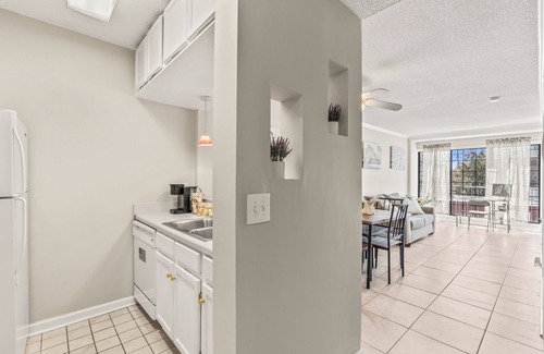 University Hill Apartment | Quant Downtown Columbia Apartment