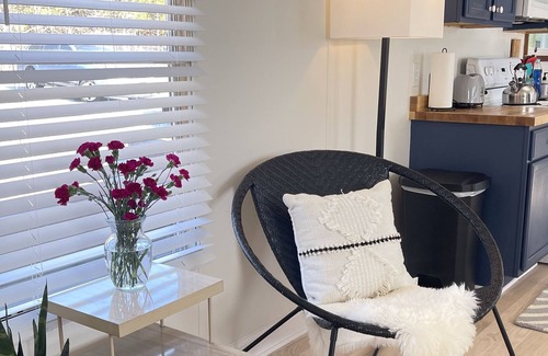 Travelers Rest House | Quant & Quiet w/ King Bed 25 min Downtown Greenville Biking, Hiking, Kayaking