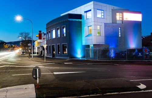 Dunedin City Centre Apartment | Quarters A2- Luxurious & Futuristic Studio
