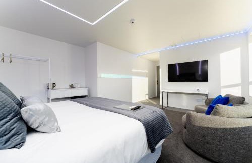 Dunedin City Centre Apartment | Quarters A2- Luxurious & Futuristic Studio