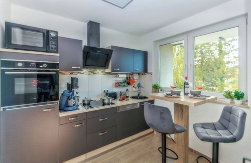 Laubegast Apartment | QuartierDresden central-elegant-quiet-family-friendly-public transportation