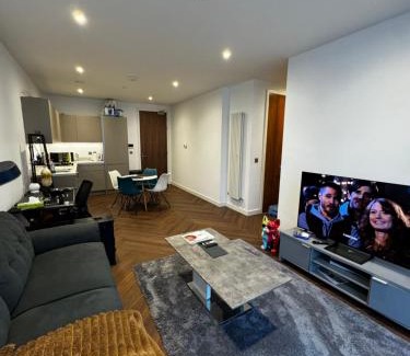 Salford Apartment | Quartz manor
