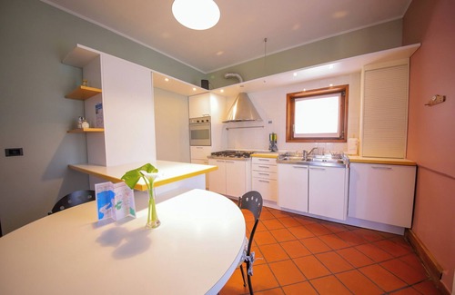 Colico Apartment | Quattro Stagioni Autumn Garden Holiday Apartment with Pool