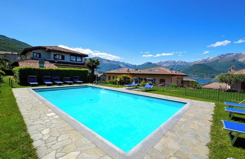 Colico Apartment | Quattro Stagioni Winter Garden Holiday Apartment with Pool