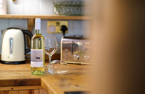 Thetford Apartment | Quavers Rest - a tranquil spot in a quintessentially English Village & hot tub !