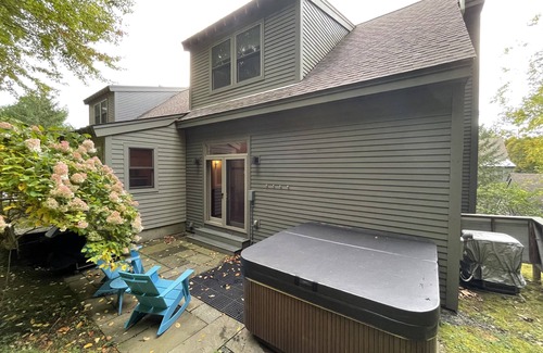 West Hartford House | Quechee - Four Season Resort Townhome
