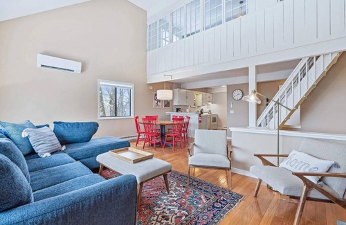 West Hartford Condo | Quechee Views and Ski | Kingswood 10B