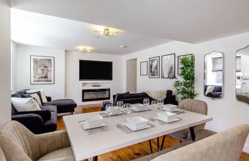 Eastgate Apartment | Queen Anne Suite