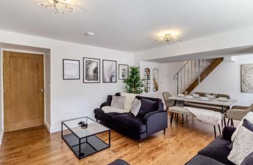 Eastgate Apartment | Queen Anne Suite