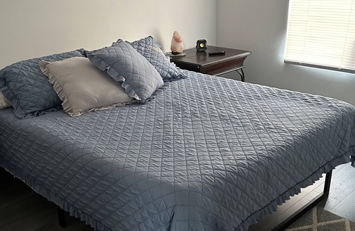 Fountain Other | Queen bedroom in small farmhouse with outside kitchen one hour near many beaches