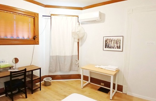 New London House | Queen, exclusive Bath, Free Wi-Fi, Self check in