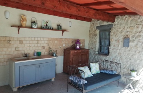 La Baume-de-Transit Bed & Breakfast | Queen-Framboise-Queen-Private Bathroom-Countryside view