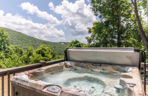 West Jefferson House | Queen Ridge Cabin