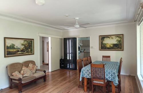 Beecroft House | Queen Room in Spacious and Peaceful House with Garden (Shared accomodation)