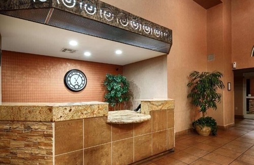 North Las Vegas Apartment | Queen Room Near Shadow Creek Golf Course LAS