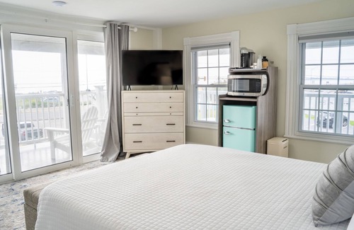 Hampton Hotel | Queen room with private oceanfront balcony - incredible views!