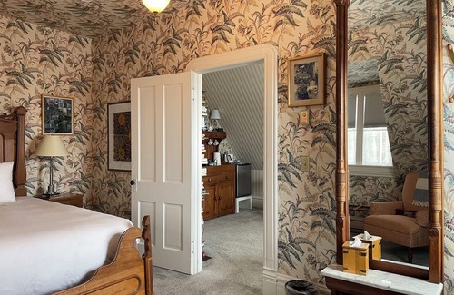 Bayfield Bed & Breakfast | Queen's View B&B- Mona's South, Lake Views, Sauna, Pool, Garden, Bayfield, WI