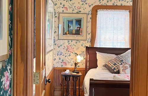 Bayfield Bed & Breakfast | Queen's View Bayfield