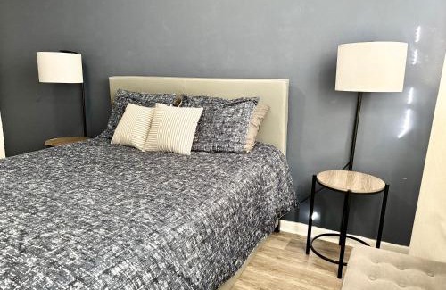 Jonesboro House | Queen Suite - Hot Tub - Home Theater - WiFi