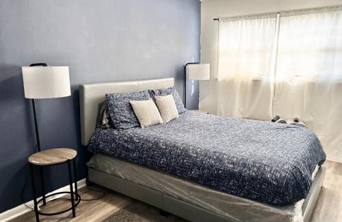 Jonesboro House | Queen Suite - Hot Tub - Home Theater - WiFi