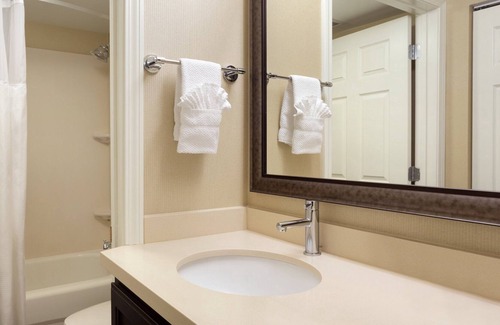 Buckhead Village Condo | Queen Suite with FREE SHUTTLE | Free Breakfast + Pool Access