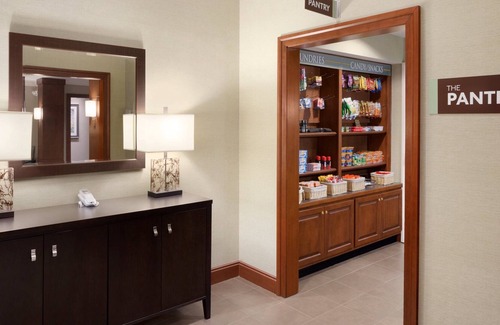 Buckhead Village Condo | Queen Suite with FREE SHUTTLE | Free Breakfast + Pool Access
