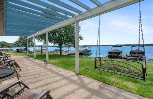 Mayfield Apartment | Queen Suite with Scenic Views at Fife Lake Lodge