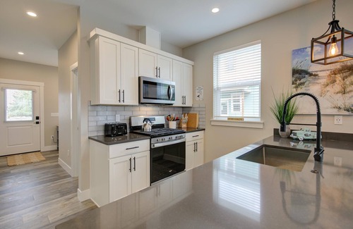 Ocean Shores House | Queen Tide Cottage - Oyhut Bay Seaside Village