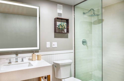 North Ocean City Hotel | Queens City Panorama, Ashore Resort, Oceanfront Experience, Nearby Shopping