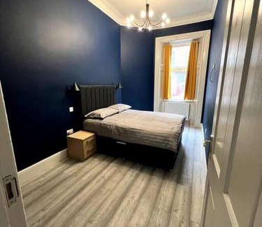 Glasgow Apartment | Queens Park Area, Beautiful vibrant ground floor Apartment Lovely
