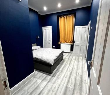 Glasgow Apartment | Queens Park Area, Beautiful vibrant ground floor Apartment Lovely