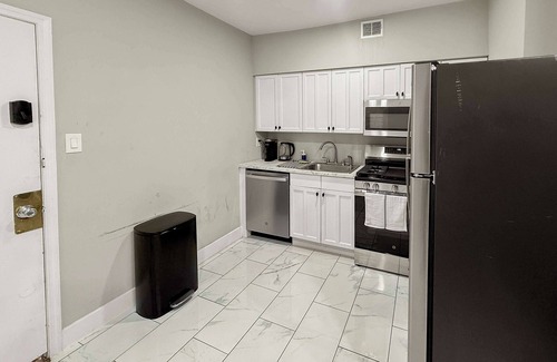 Southwark Apartment | Queens Village Escape 2BD Apt with 4 Comfy Beds