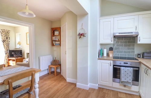 Sidmouth Cottage | QUESTANT LODGE, pet friendly, country holiday cottage in Sidmouth