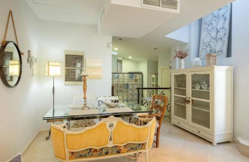 Encarnacion-Regina Apartment | Quevedo Deluxe Penthouse by Valcambre