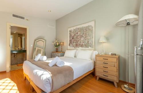 Encarnacion-Regina Apartment | Quevedo Deluxe Penthouse by Valcambre