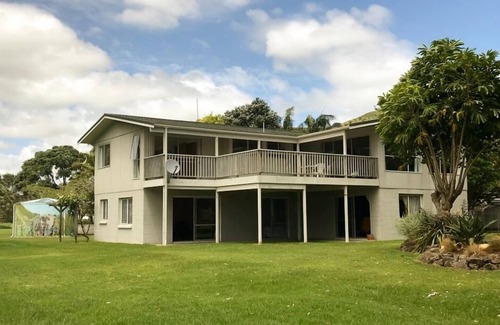 Kaeo House | Quick Walk to Beach and Ocean Views - multi family