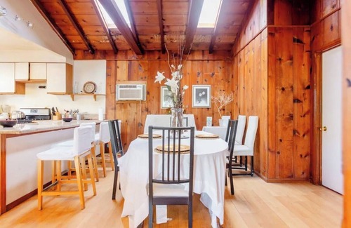 Shadow Hills House | Quiet 1-bedroom in Luxury home 30 day stay Los Angeles with AC, WiFi