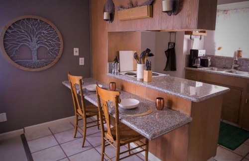 Oleander - Sunset House | Quiet 1 Bedroom Townhouse in Midst of Downtown Bakersfield and Across Beale Park