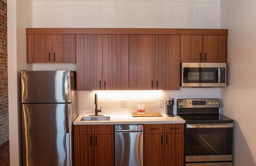 Danville House | Quiet 1BR w/ courtyard views. Walkable to everything in the River District.