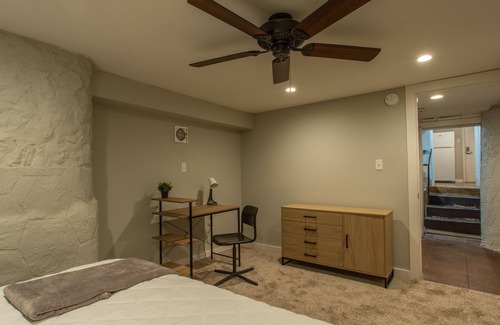 Tyler Apartment | Quiet 2 Bedroom Basement Apartment - 5 min to Hospitals and Downtown!