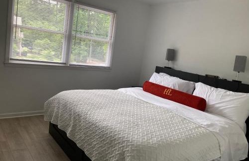 Southwest Raleigh House | quiet 2 bedroom with fence and fire pit
