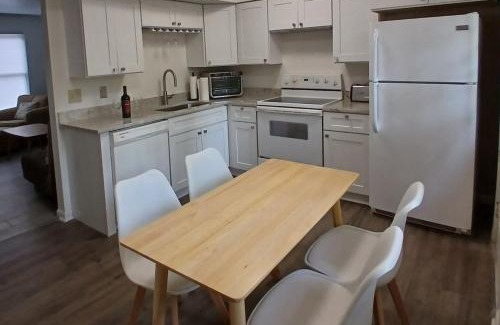 Southwest Raleigh House | quiet 2 bedroom with fence and fire pit