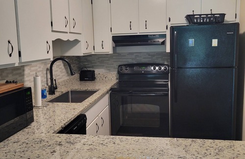 Anderson Condo | Quiet 2-beroom condo located next to Sadlers Creek State Park, Anderson SC