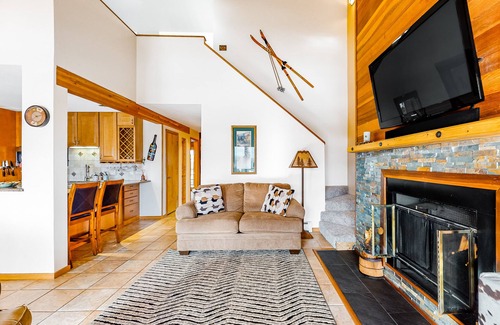 Wildernest Condo | Quiet, 2-level condo with mountain view & fireplace - near shops