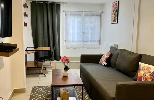 Epinay-sur-Seine Apartment | Quiet 2-room apartment near Paris, independent entrance